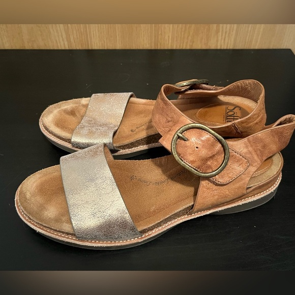 Sofft Women's Leather Bali Ankle Strap Sandals in the Color Luggage/Bronze - Picture 3 of 16